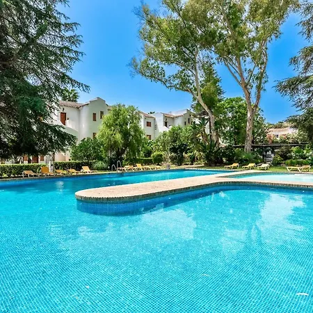 Апартаменты Large 2br Penthouse Near Banus